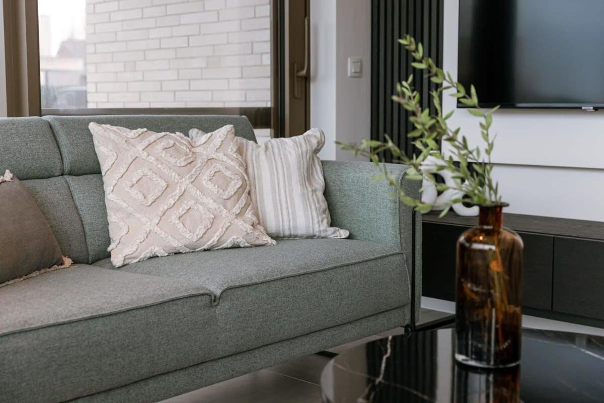 Brand New Pet Friendly With Parking Oostende