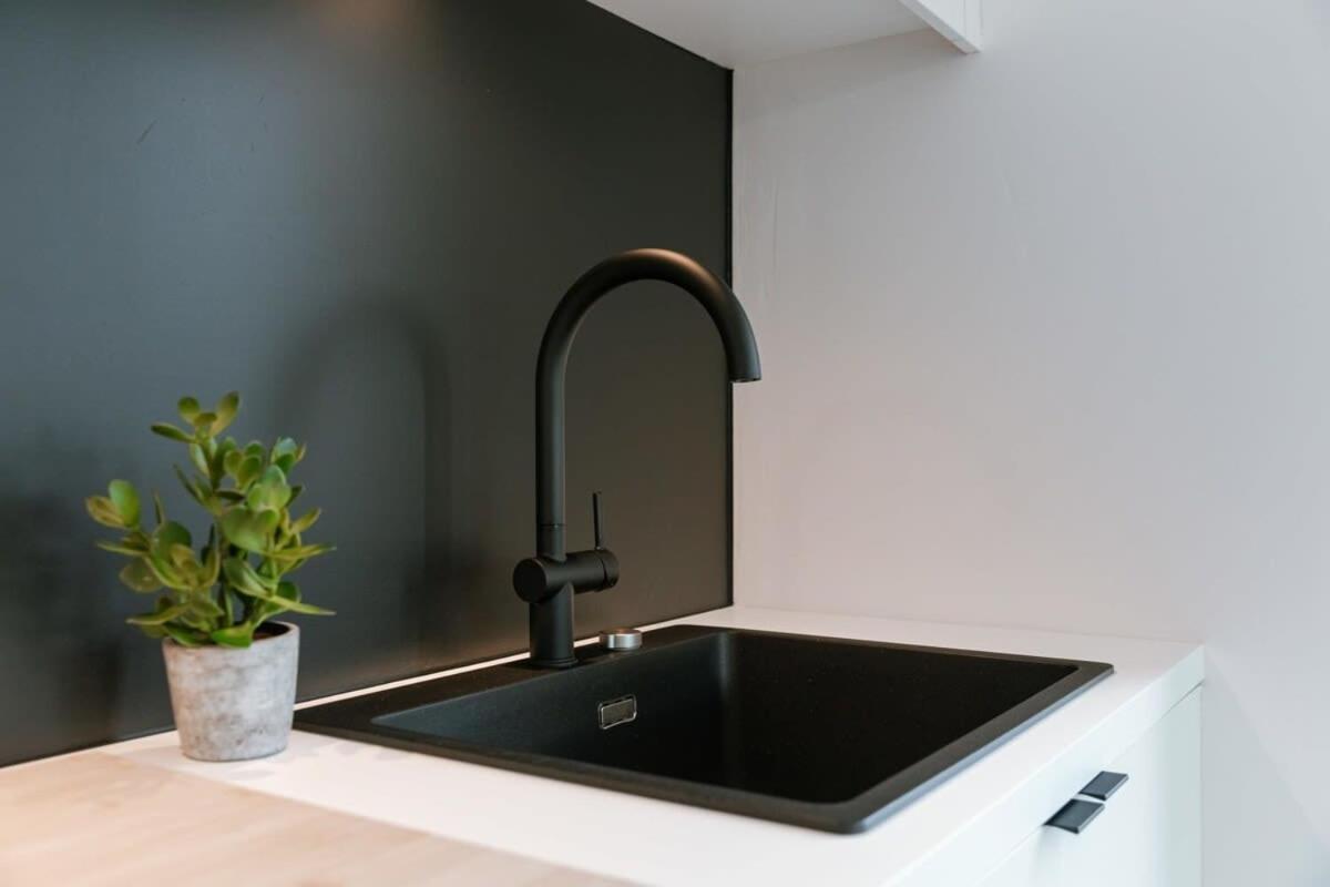 Appartement Brand New Pet Friendly With Parking *